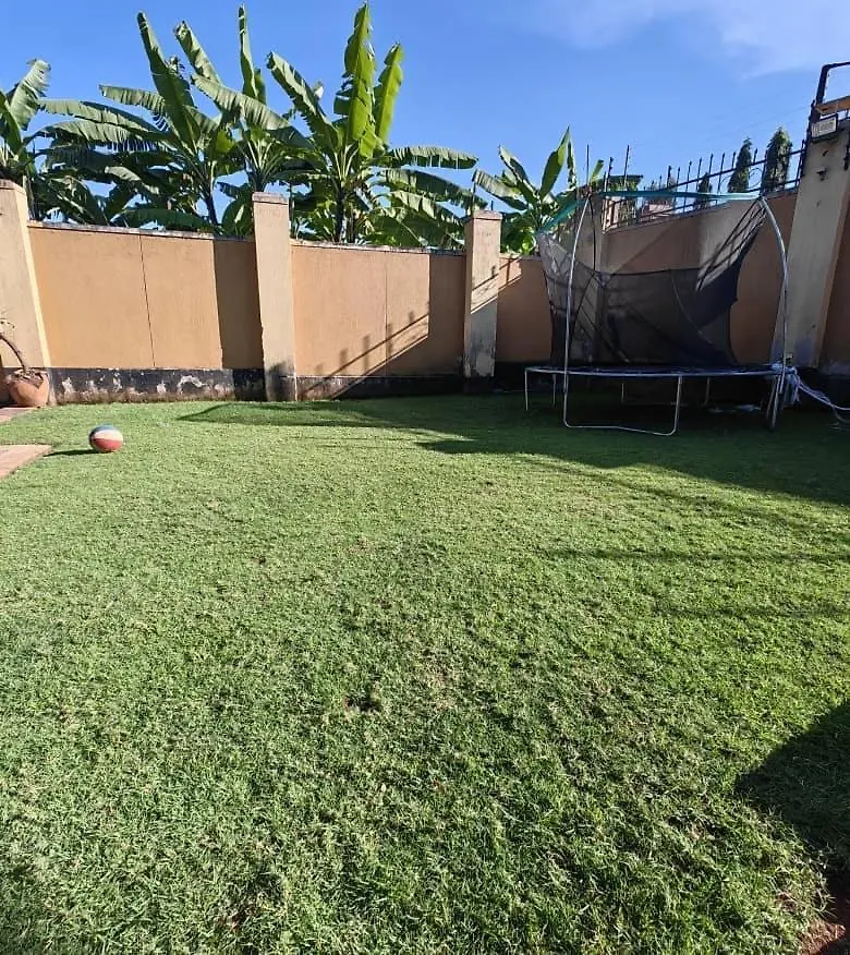 Stunning One Bedroom Furnished Apartment كامبالا
